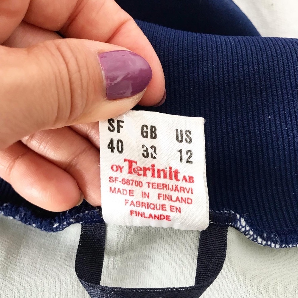 Vintage Ski Suit One Piece Stirrup Snowsuit Retro 80s 90s Thermal Suit Size 12 - Picture 11 of 11